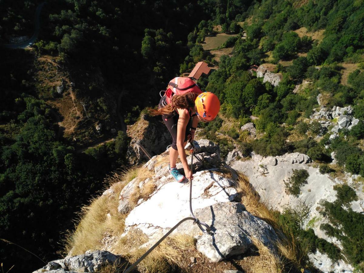Refugio La Ardilla Real Hostel Posada De Valdeon Εξωτερικό φωτογραφία