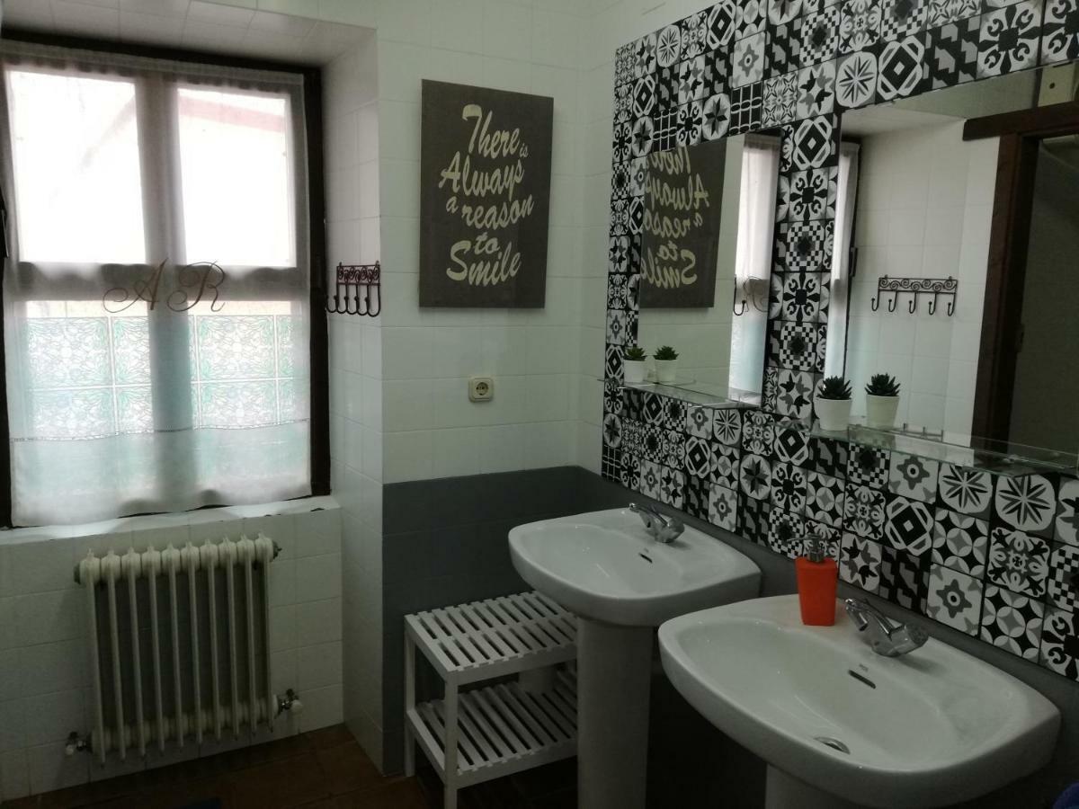 Refugio La Ardilla Real Hostel Posada De Valdeon Εξωτερικό φωτογραφία